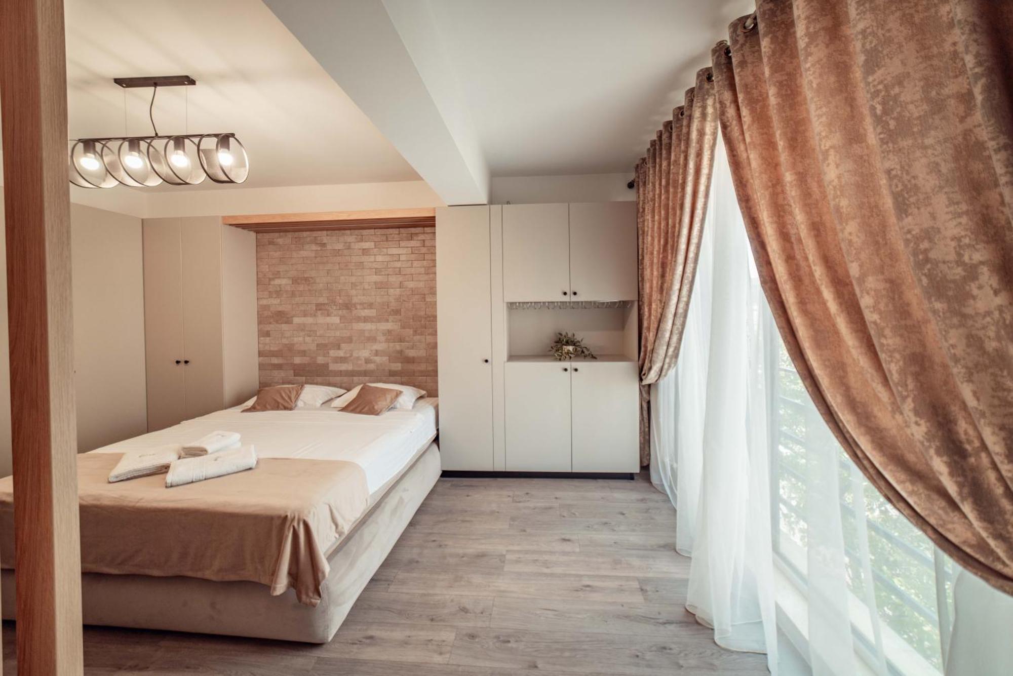 Exclusive Collection Palas Mall Suites And Studios Jászvásár Kültér fotó